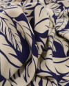 Tecido Crepe Koshibo Macro Folhagens Bege e Azul Marinho