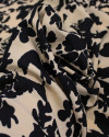Tecido Crepe Sarjado Ramos Abstratos Preto e Pêssego