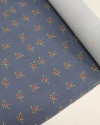 Tecido Crepe de Viscose Buquê Floral Vermelho e Azul Ardósia