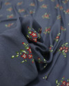 Tecido Crepe de Viscose Buquê Floral Vermelho e Azul Ardósia