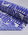 Tecido Viscose Folhas em Recortes Azul e Branco