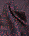 Tecido Crepe Chiffon Texturizado Italiano Micro Tapete Floral Marsala e Preto