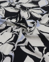 Tecido Viscose Italiano Macro Tapete Floral Azul, Branco e Preto