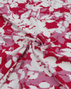 Tecido Viscose Macro Flores Branco e Tons de Rosa