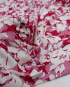 Tecido Viscose Macro Flores Branco e Tons de Rosa