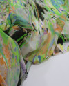 Tecido Crepe Chiffon Pinceladas Abstratas Laranja e Verde