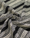 Tecido Viscose Texturizado Listras Estampadas Creme e Preto