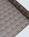 Tecido Crepe Chiffon Texturizado Italiano com Lurex Micro Paisley Dourado e Marrom