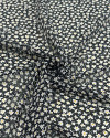 Tecido Crepe Chiffon Texturizado Italiano Micro Tapete Floral Amarelo, Branco e Preto