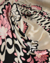 Tecido Crepe Silk Italiano Barrado Vertical Abstrato Rosa, Preto e Creme
