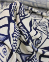 Tecido Viscose Premium Sardine Geométrico Irregular Azul Marinho Noite e Offwhite