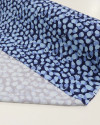 Tecido Crepe de Viscose Geométrico Irregular Sobreposto Tons de Azul