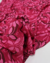 Tecido Viscose Flores e Ramos Pontilhados Tons de Rosa