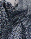 Tecido Crepe Silk Italiano Tapete Floral Branco e Azul