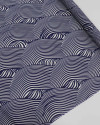 Tecido Crepe Salinas Italiano Listras Onduladas Branco e Azul Marinho