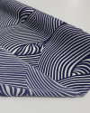Tecido Crepe Salinas Italiano Listras Onduladas Branco e Azul Marinho