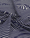 Tecido Crepe Salinas Italiano Listras Onduladas Branco e Azul Marinho