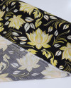 Tecido Viscose Macro Flor de Lótus Amarelo e Preto