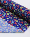 Tecido Crepe de Viscose Italiano Campo Floral Colorido e Azul Marinho