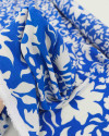 Tecido Crepe de Viscose Italiano Tapete Floral Branco e Azul