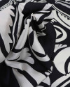 Tecido Crepe Silk Italiano Estampa de Lenço Macro Molduras P/B (0.5m)