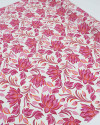 Tecido Viscose Macro Flor de Lótus Rosa e Offwhite