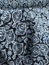 Tecido Viscose Simbolos e Flores Preto e Branco