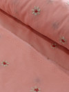 Tecido Cambraia de Algodão Bordada Margarida Salmão e Vermelho