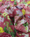 Tecido Viscose Premium Tapete Floral Colorido e Rosê